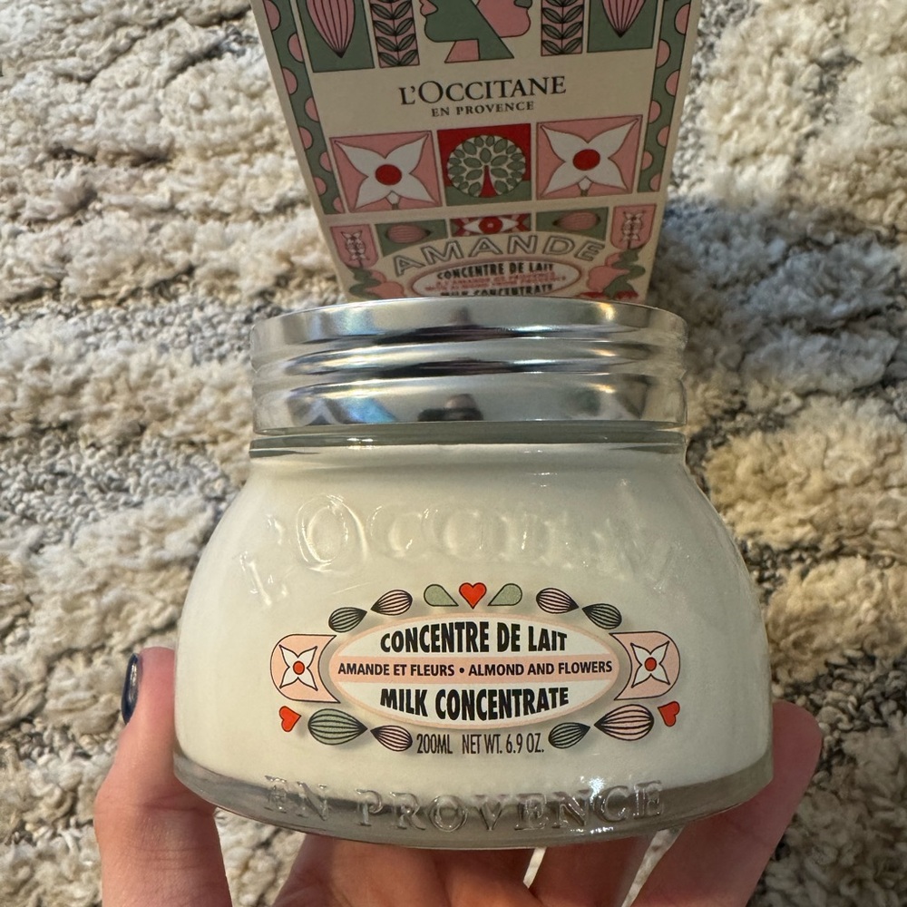 L'Occitane Almond Milk Concentrate - White